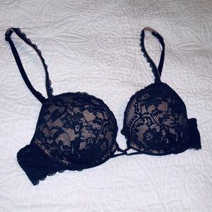 Victoria’s Secret Bombshell bra 32AA Black Lace